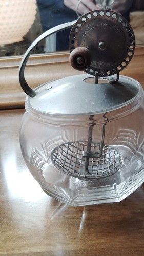 Androck Glass Nut Chopper Manual Metal Lid Wood Handle Coarse Blade - Picture 1 of 3